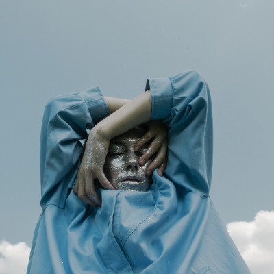 The internal system failure no one sees*Ashley Douglas takes a neuroscience approach to debunk the idea that leaders think harder, focus more, and simply push through under pressure… 